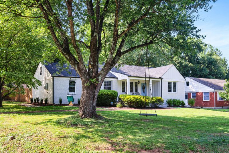 1936 Avalon Dr, Nashville, TN 37216