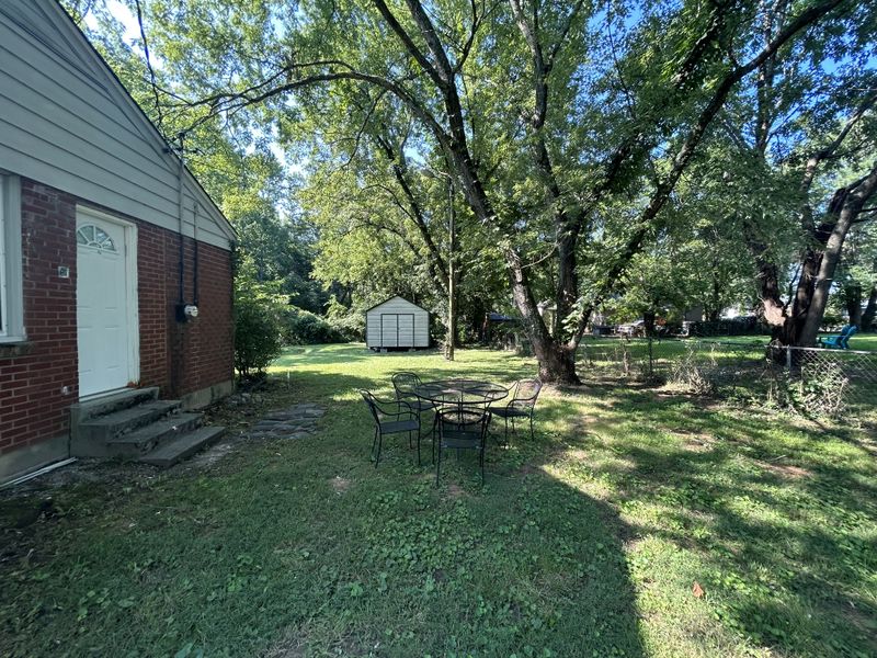 355 Fairlane Dr, Nashville, TN 37211