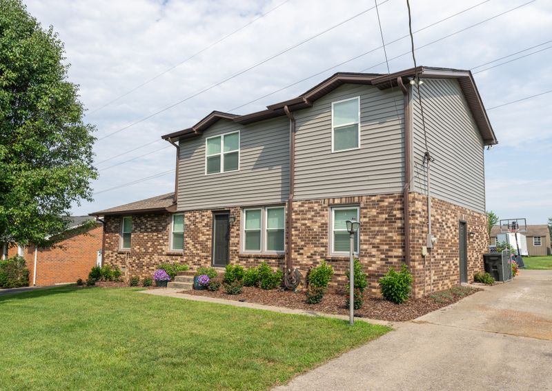 190 Township Dr, Hendersonville, TN 37075