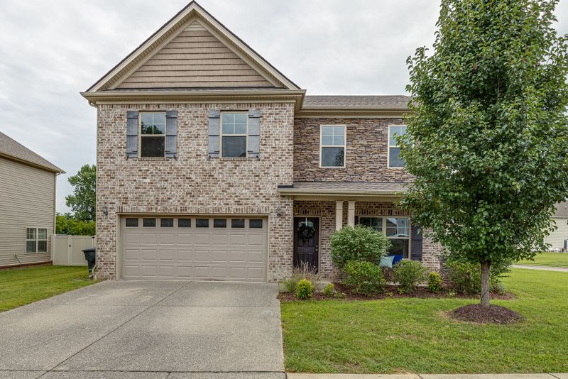 1060 Daniel Ln, Spring Hill, TN 37174