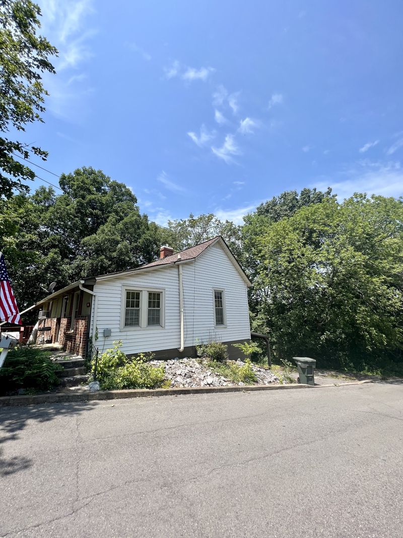 30 Walnut St, Springfield, TN 37172