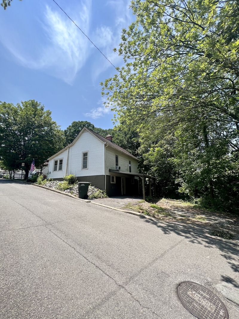 30 Walnut St, Springfield, TN 37172