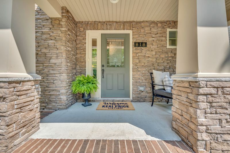 818 Shade Tree Ln, Franklin, TN 37064