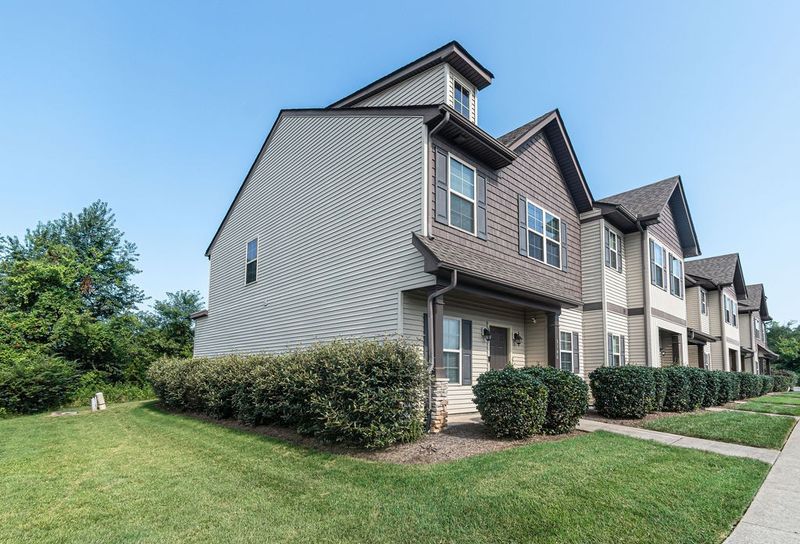 5340 Perlou Ln, Murfreesboro, TN 37128