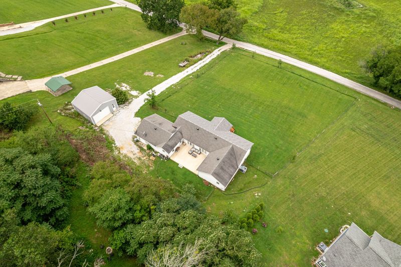 81 Whitefield Ln, Carthage, TN 37030