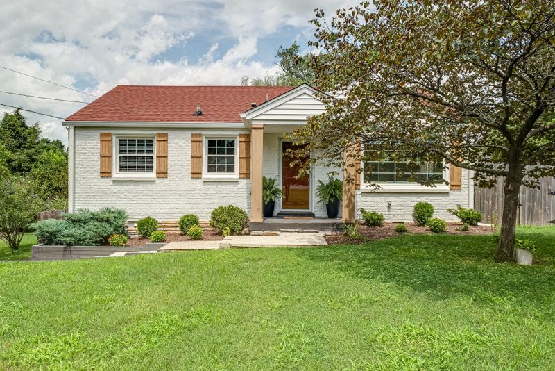 2713 Mailan Dr, Nashville, TN 37206
