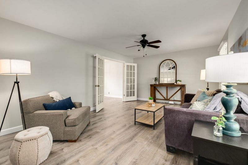1460 Haynes Dr, Murfreesboro, TN 37129