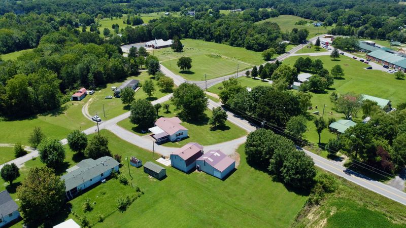 504 Fairfield Rd N, Bethpage, TN 37022