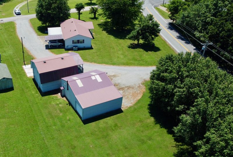 504 Fairfield Rd N, Bethpage, TN 37022