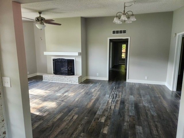 902 S Broadway St, Portland, TN 37148
