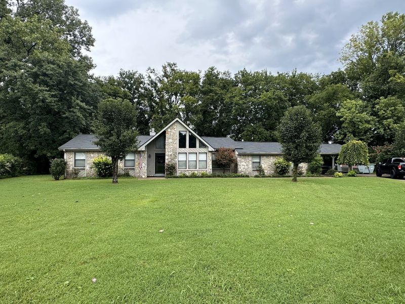 425 Clifton Dr, Goodlettsville, TN 37072