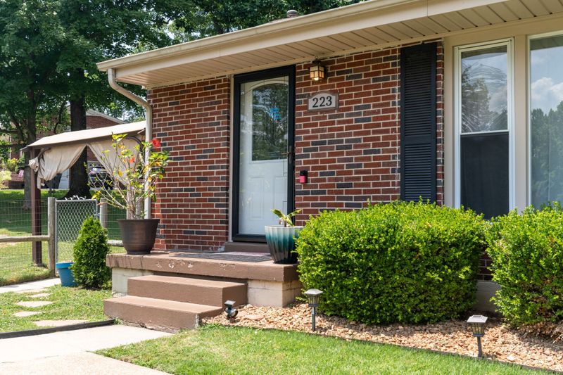 223 Crestland Dr, Columbia, TN 38401