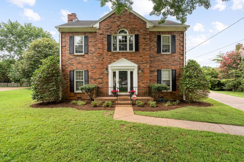 5717 Saint Charles Ct, Hermitage, TN 37076
