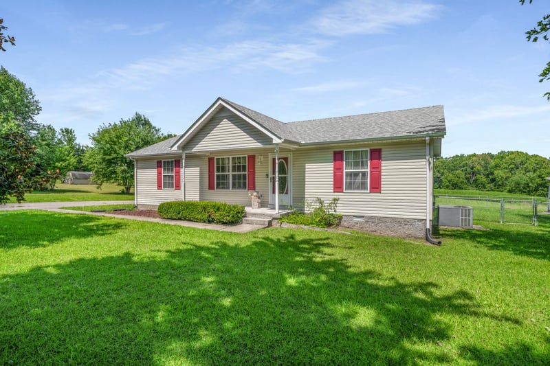 1820 Mosley Ferry Rd, Chapmansboro, TN 37035