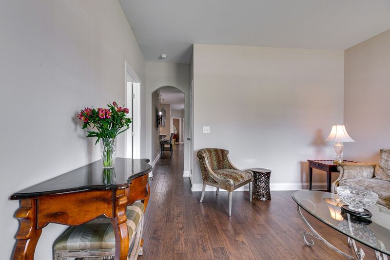 851 Arbon Vale Dr, Murfreesboro, TN 37130