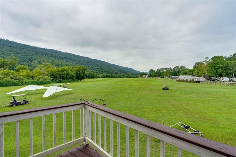 2088 Creek Rd, Wildwood, GA 30757