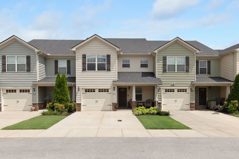 922 Dahlia Dr, Murfreesboro, TN 37128