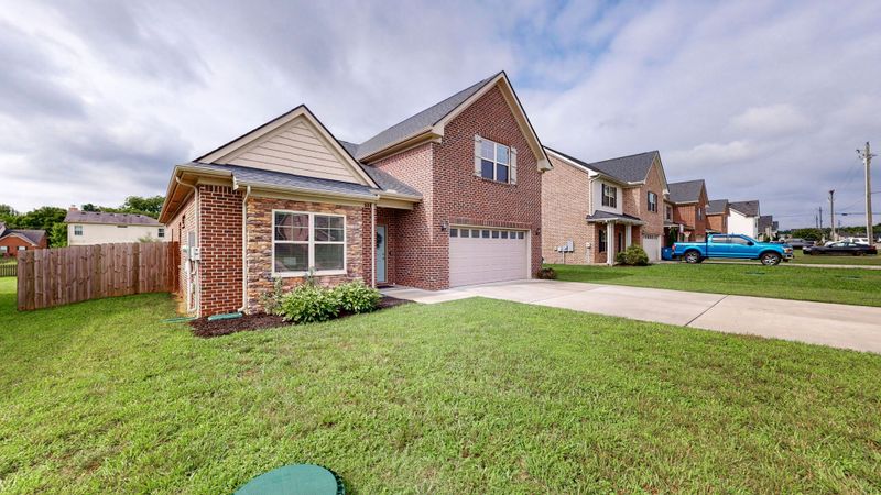 1019 Selous Dr, Murfreesboro, TN 37128