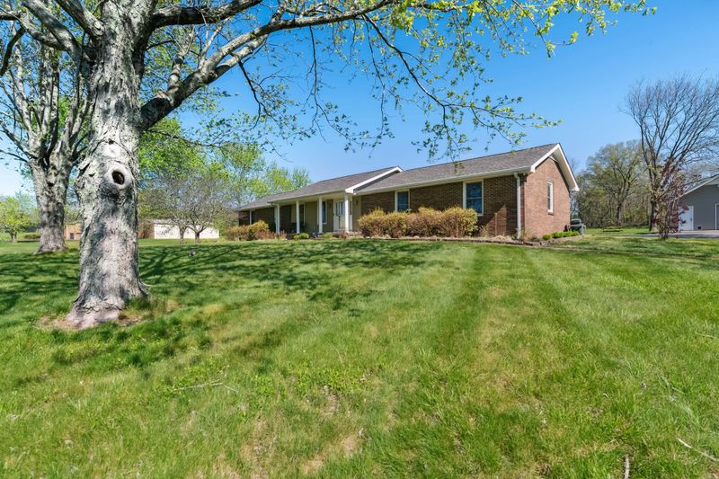 4520 Mount Sharon Rd, Greenbrier, TN 37073