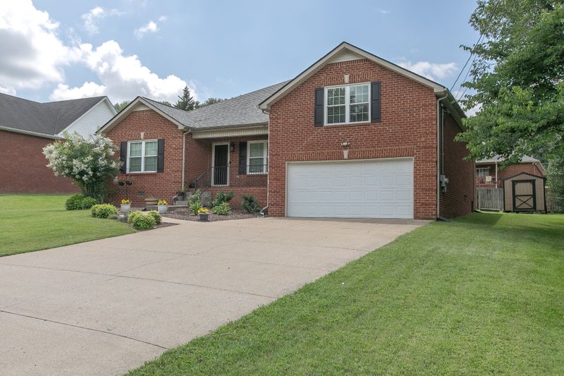 508 Spring Hill Dr, Smyrna, TN 37167