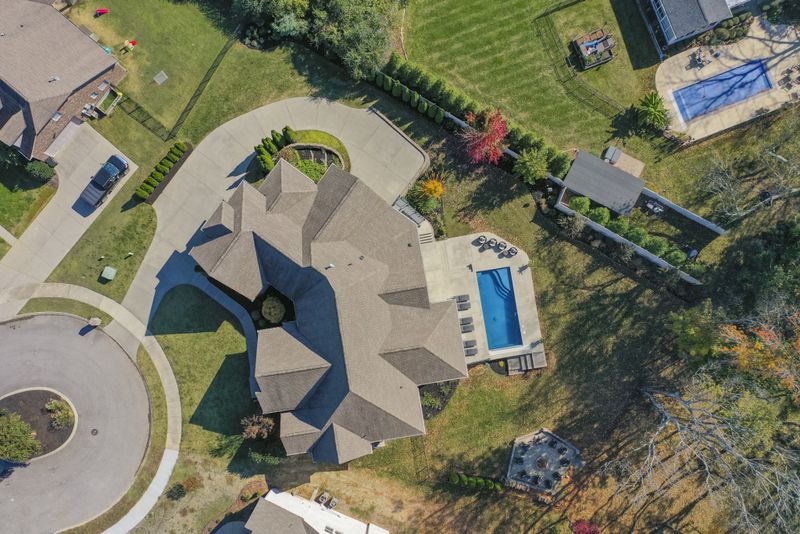 129 Windmill Pointe Cir, Hendersonville, TN 37075