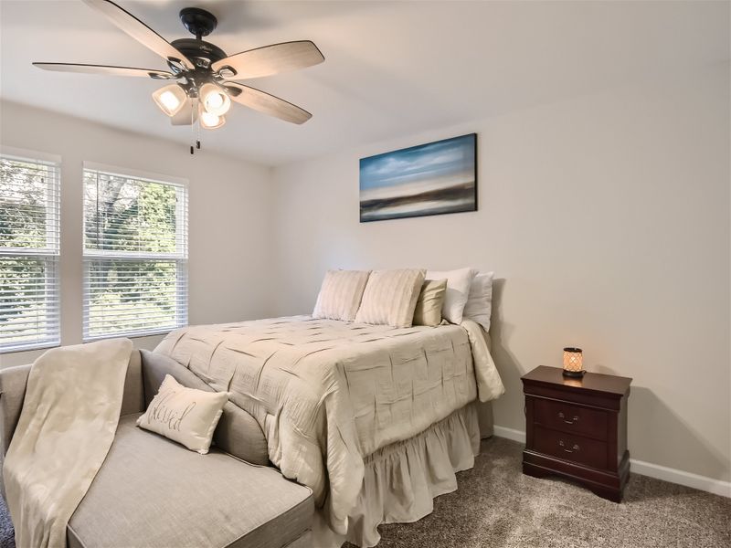 1041 Livingstone Ln, Mount Juliet, TN 37122