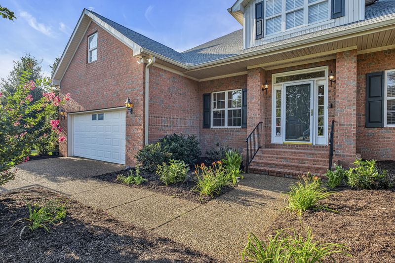 4106 Chancellor Dr, Thompsons Station, TN 37179