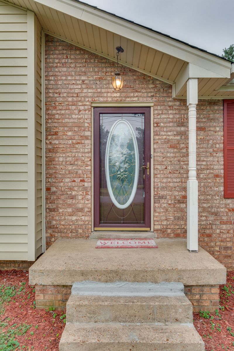 615 General Barksdale Dr, Smyrna, TN 37167