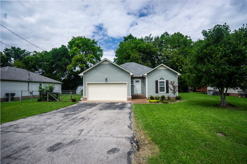 1630 Lillian Cir, Columbia, TN 38401