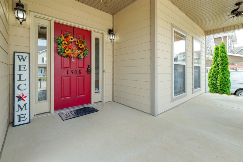 1508 Barnsley Dr, Murfreesboro, TN 37128