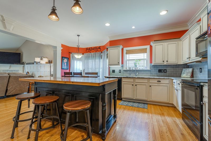 1508 Barnsley Dr, Murfreesboro, TN 37128