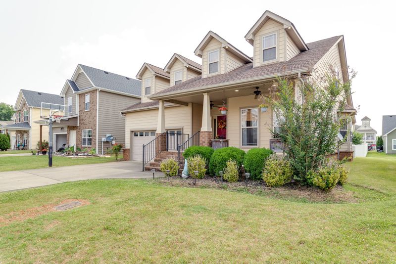 1508 Barnsley Dr, Murfreesboro, TN 37128