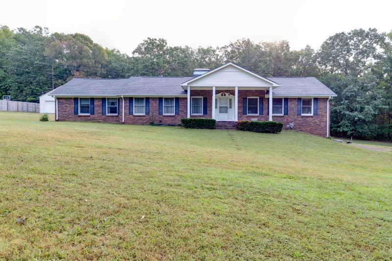 214 Rouse Rd, Dickson, TN 37055