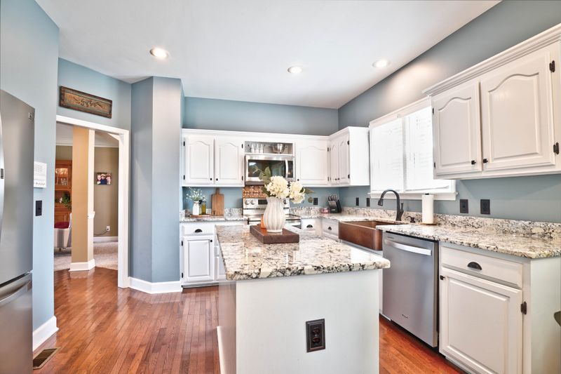 130 Savannah Rdg, Murfreesboro, TN 37127
