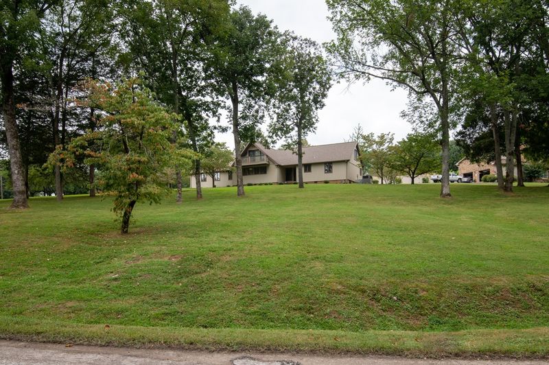 1925 Arlington Rd, Lebanon, TN 37087