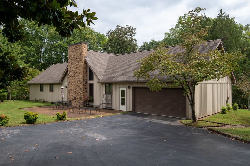 1925 Arlington Rd, Lebanon, TN 37087
