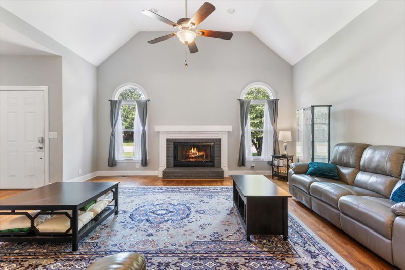 1502 Canterbury Ln, Murfreesboro, TN 37130