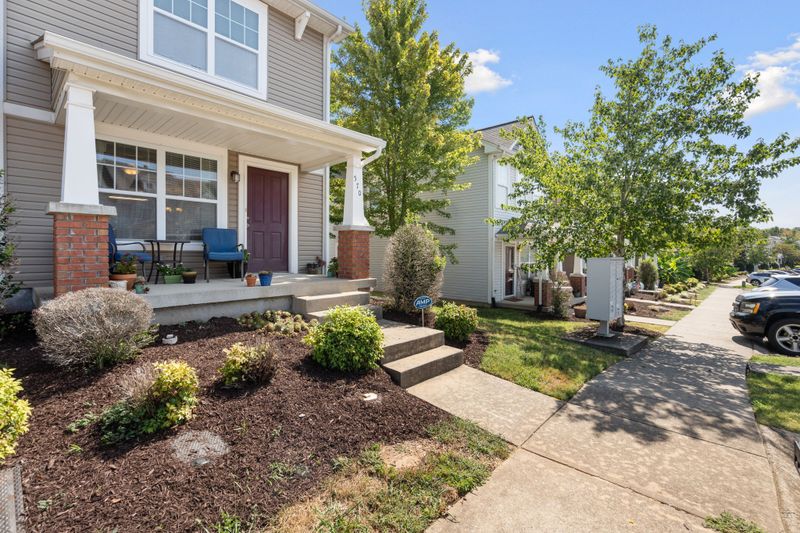 570 Bradburn Village Cir, Antioch, TN 37013