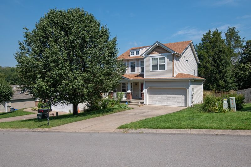 111 Cavalier Dr, Hendersonville, TN 37075