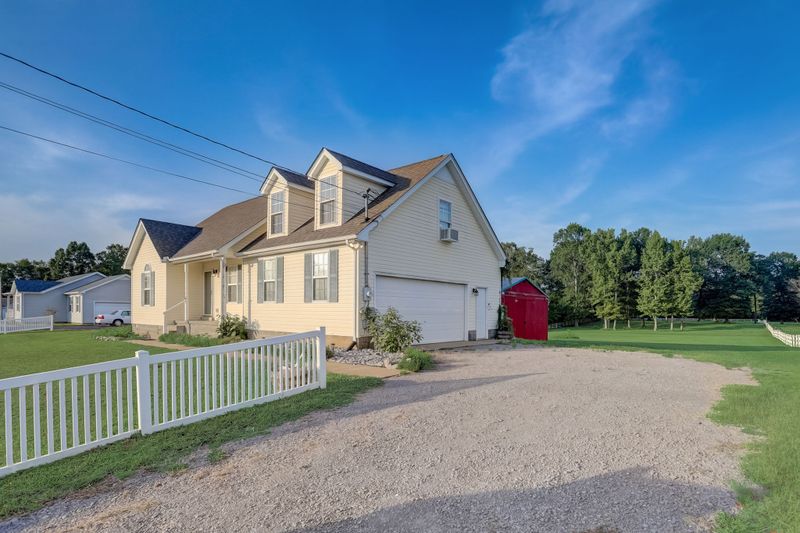 1236 Dellrose Dr, Bell Buckle, TN 37020