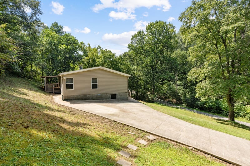 2825 Claylick Rd, Whites Creek, TN 37189
