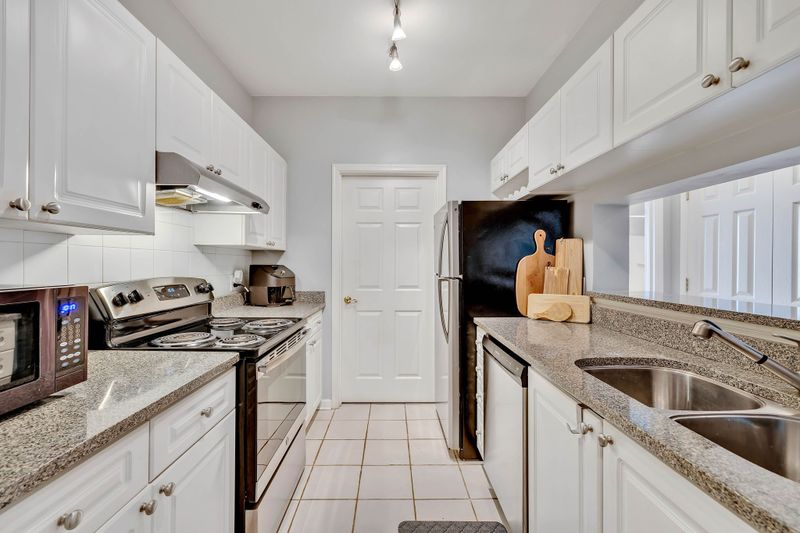 2025 Woodmont Blvd #218, Nashville, TN 37215