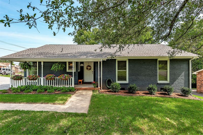 306 Forest Retreat Rd, Hendersonville, TN 37075