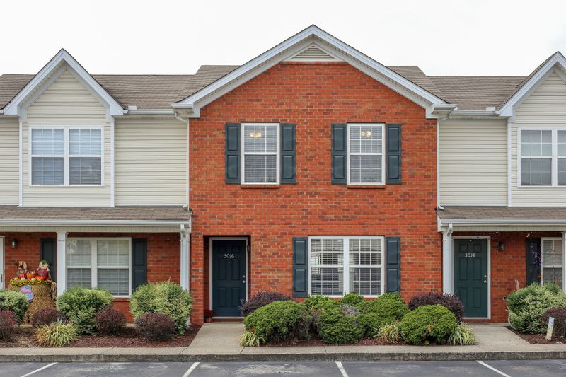 3016 London View Dr, Murfreesboro, TN 37128