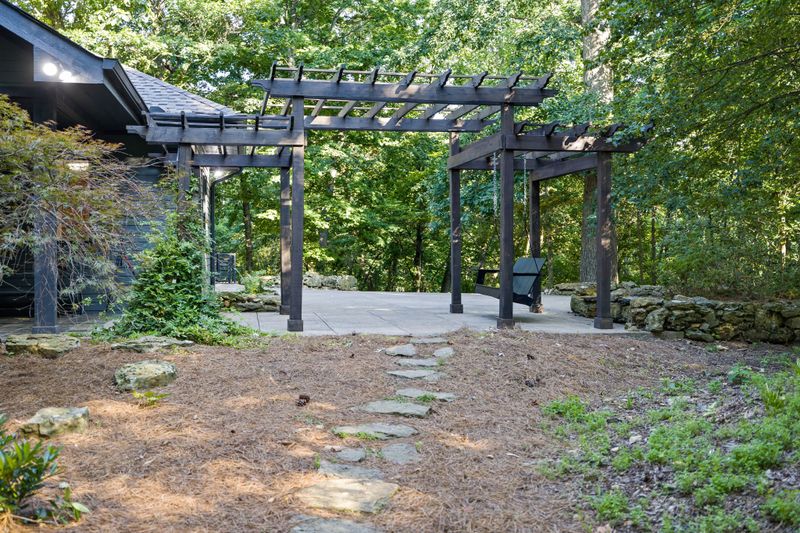 438 Grayson Dr, Nashville, TN 37205