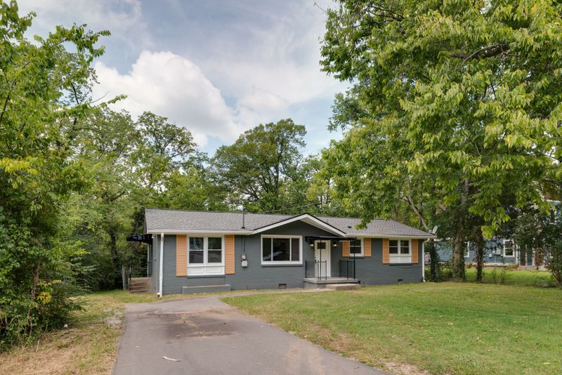 4021 Meadow Rd, Nashville, TN 37218