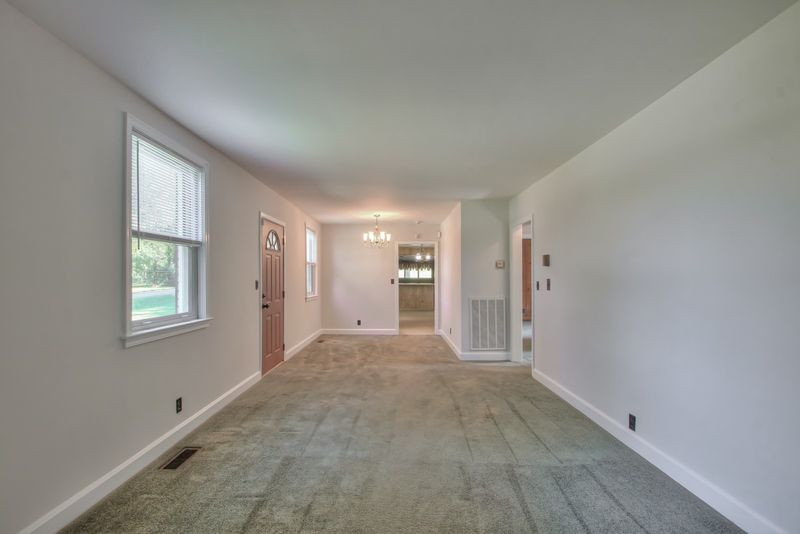 35 Cameo Dr, Nashville, TN 37211