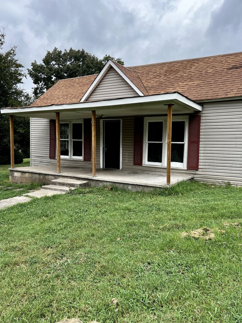 202 Railroad St, Cedar Hill, TN 37032