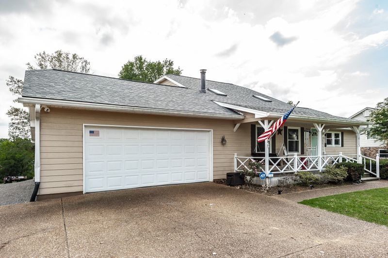 1415 Latimer Ln, Hendersonville, TN 37075