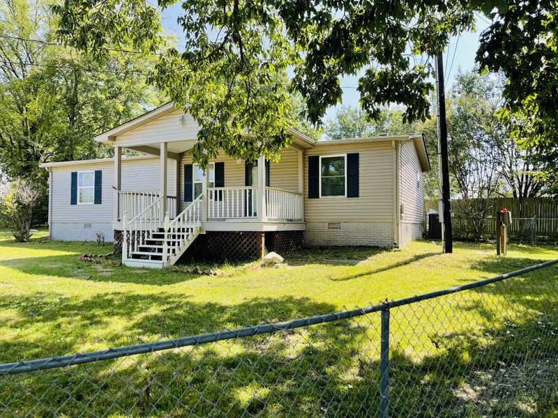 126 Mason Cir, La Vergne, TN 37086